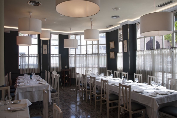 Imagen del bar/restaurante del Hotel Los Bartolos. Foto 4