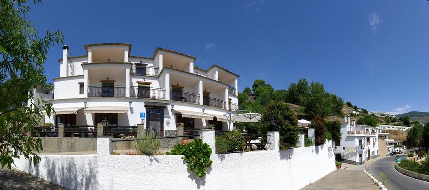 Imagen de los exteriores del Hotel Los Bérchules. Foto 14