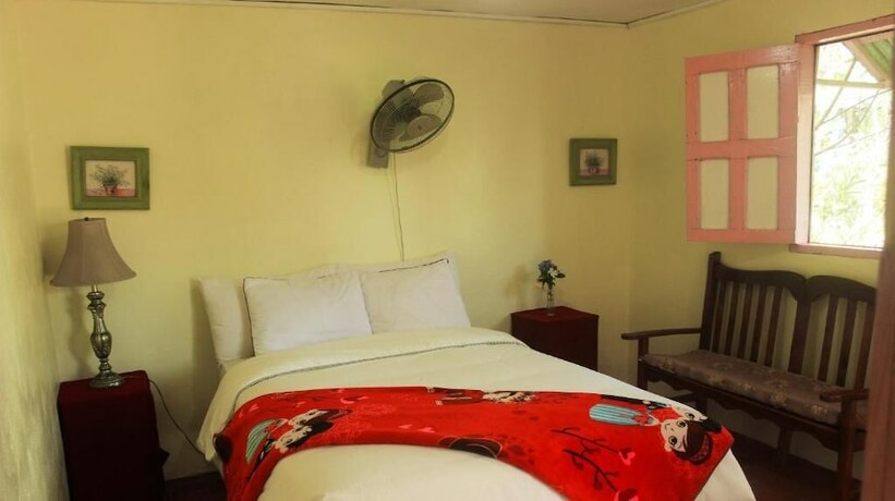 Imagen general del Hotel Los Bohios Campo A&ntilde;il. Foto 3