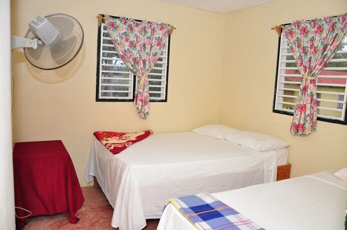 Imagen general del Hotel Los Bohios Campo A&ntilde;il. Foto 4