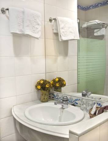 Imagen de la habitación del Hotel Los Bronces. Foto 7