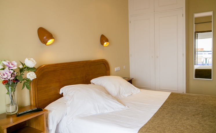 Imagen de la habitación del Hotel Los Cantaros. Foto 7