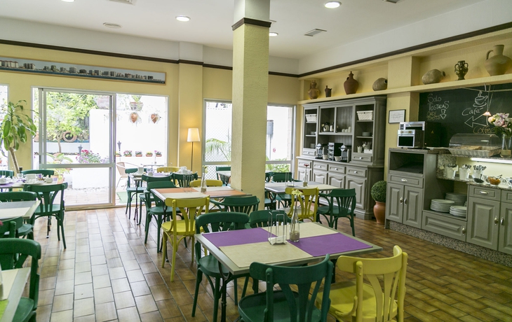 Imagen del bar/restaurante del Hotel Los Cantaros. Foto 2