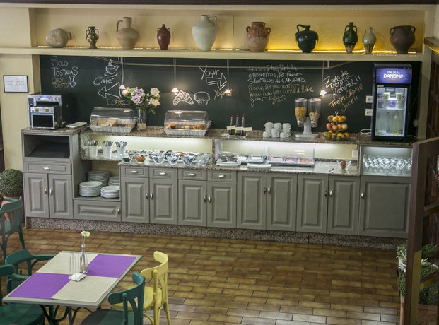 Imagen del bar/restaurante del Hotel Los Cantaros. Foto 3