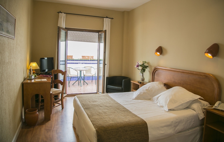 Imagen de la habitación del Hotel Los Cantaros. Foto 10