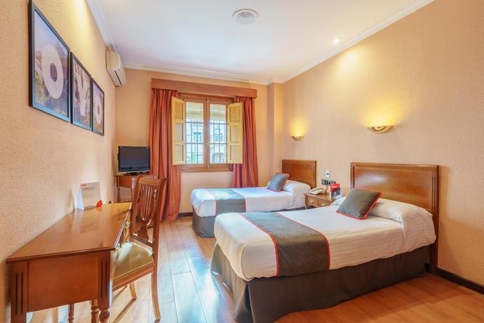 Imagen de la habitación del Hotel Los Casta&ntilde;os, Aracena. Foto 3