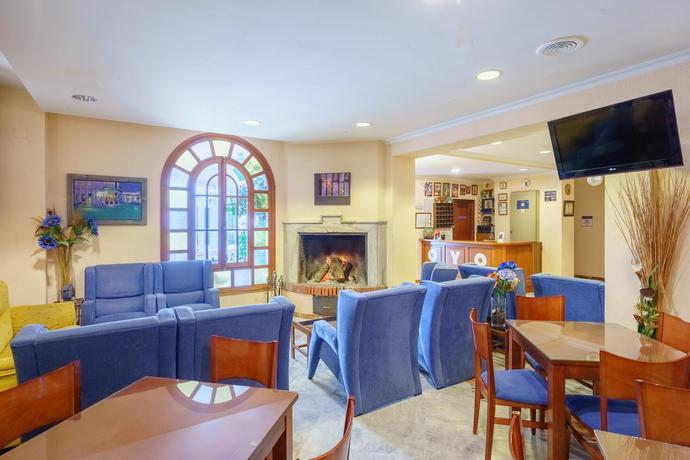 Imagen de los interiores del Hotel Los Casta&ntilde;os, Aracena. Foto 8