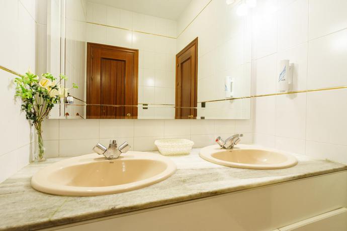 Imagen de los interiores del Hotel Los Casta&ntilde;os, Aracena. Foto 10
