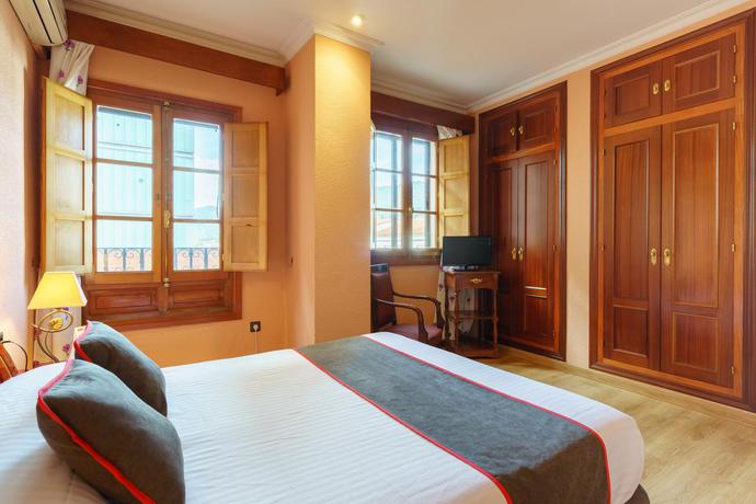 Imagen de la habitación del Hotel Los Castaños. Foto 5