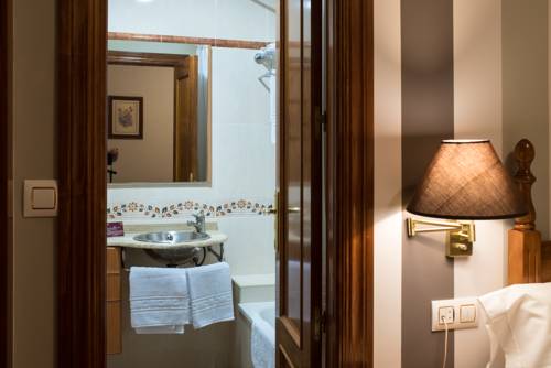 Imagen de la habitación del Hotel Los Cazadores. Foto 8