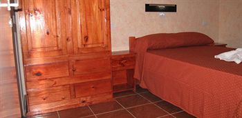 Imagen de la habitación del Hotel Los Cedros. Foto 2