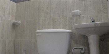 Imagen de la habitación del Hotel Los Cedros. Foto 5