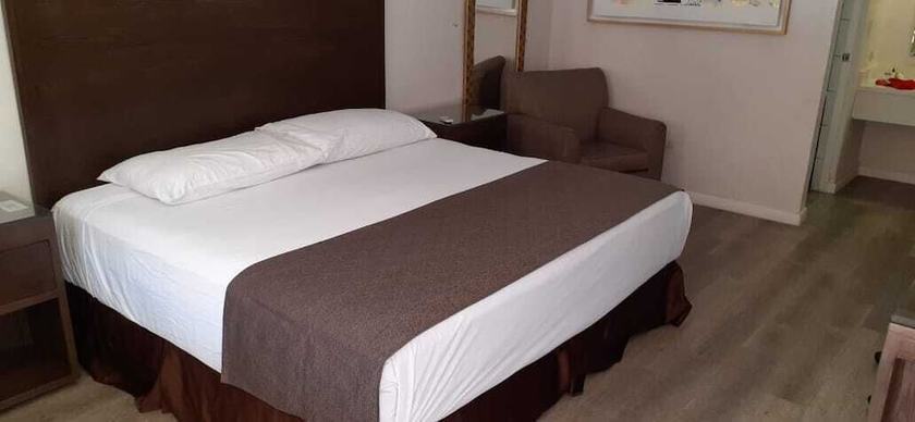 Imagen de la habitación del Hotel Los Cedros Inn, Chihuahua. Foto 7