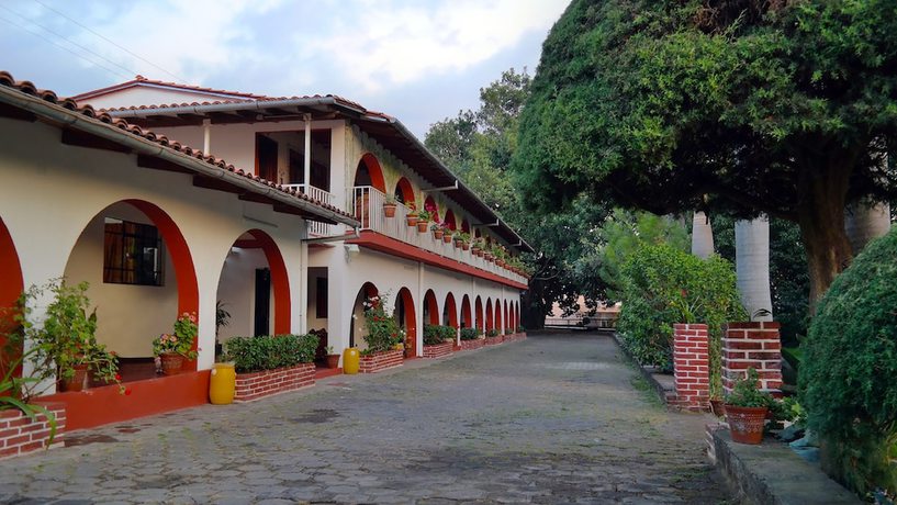 Imagen general del Hotel Los Cedros, Uruapan. Foto 1