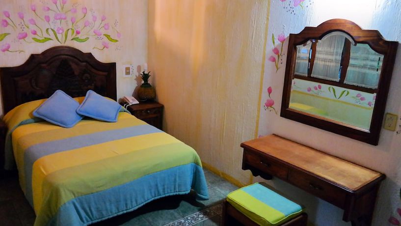 Imagen de la habitación del Hotel Los Cedros, Uruapan. Foto 7