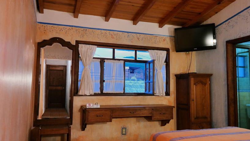 Imagen de la habitación del Hotel Los Cedros, Uruapan. Foto 8