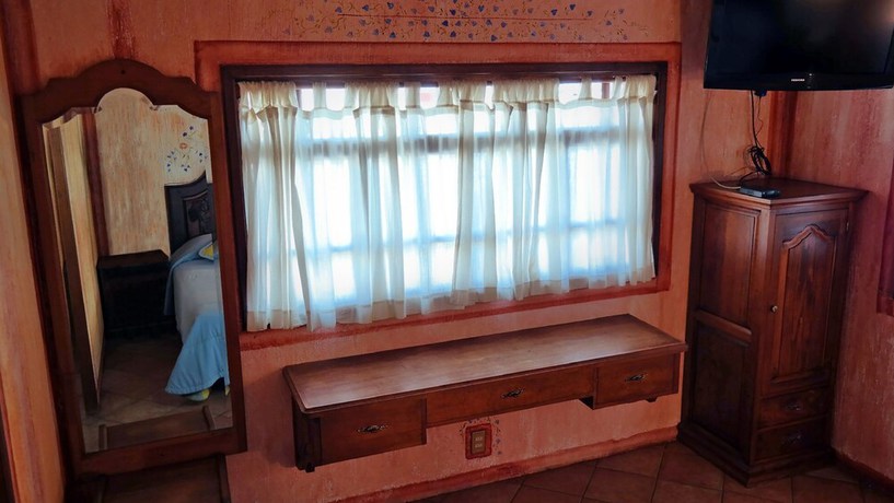 Imagen de la habitación del Hotel Los Cedros, Uruapan. Foto 9