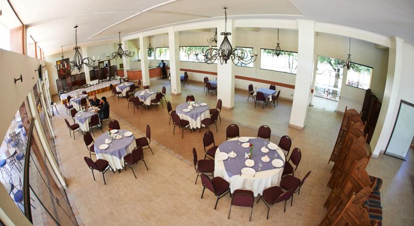 Imagen del bar/restaurante del Hotel Los Ceibos. Foto 2