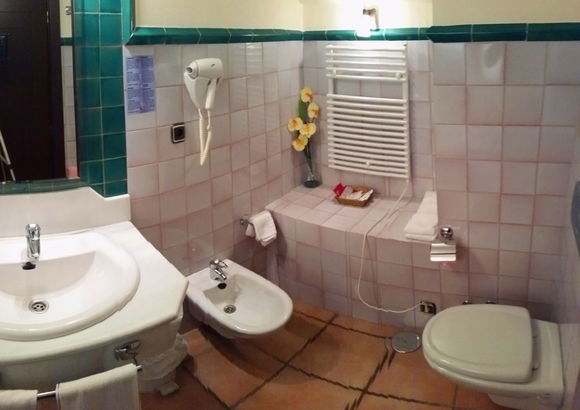 Imagen de la habitación del Hotel Los Cerezos. Foto 3