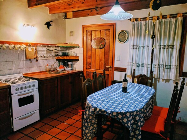 Imagen de la habitación del Hotel Los Cerezos, SAN MART&Iacute;N DE LOS ANDES. Foto 33