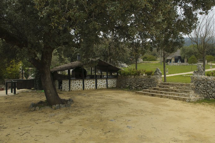 Imagen de los exteriores del Hotel Los Chozos. Foto 9