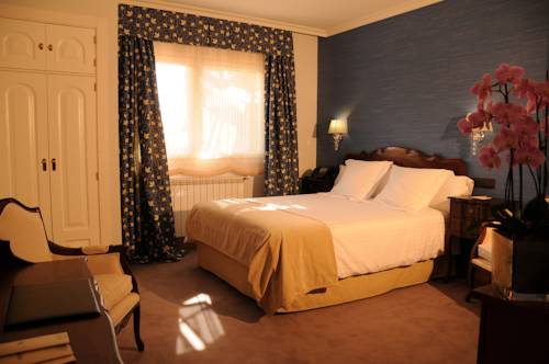 Imagen de la habitación del Hotel Los Cinco Enebros. Foto 4