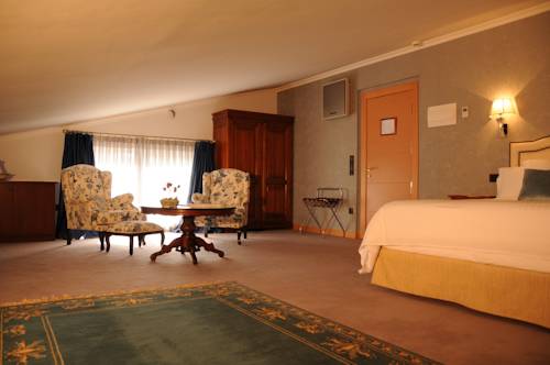 Imagen de la habitación del Hotel Los Cinco Enebros. Foto 8