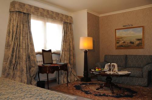 Imagen de la habitación del Hotel Los Cinco Enebros. Foto 16