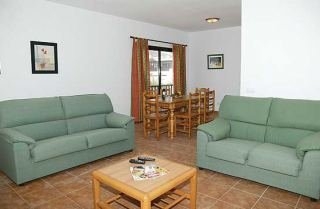 Imagen de la habitación del Hotel Los Claveles, Playa Blanca. Foto 2