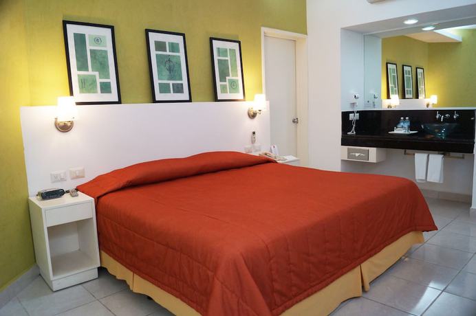Imagen de la habitación del Hotel Los Cocos Chetumal. Foto 7