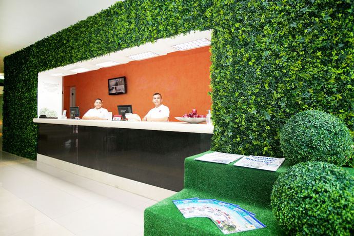 Imagen de los interiores del Hotel Los Cocos Chetumal. Foto 17