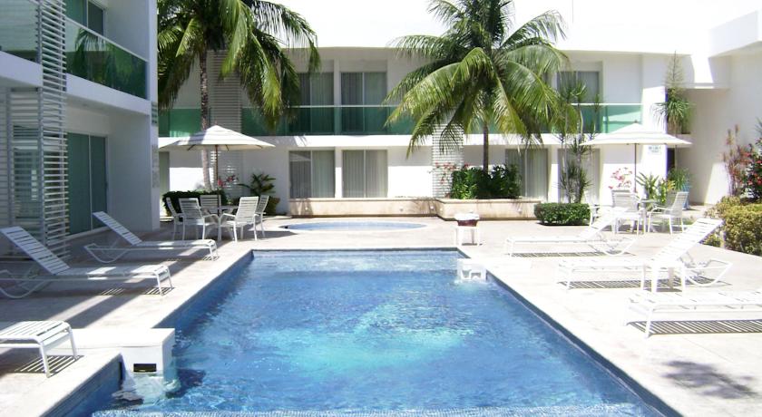 Imagen de la piscina del Hotel Los Cocos. Foto 10