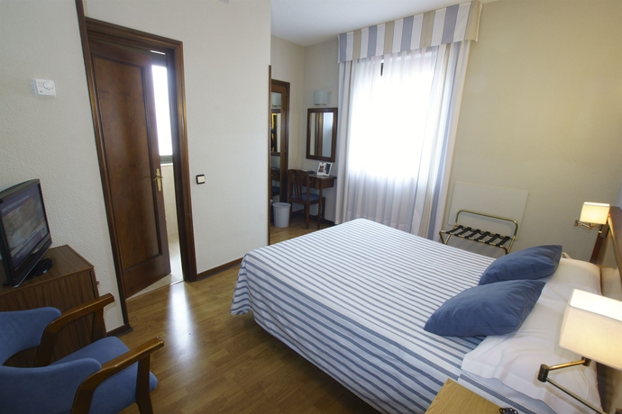 Imagen de la habitación del Hotel Los Condes. Foto 5