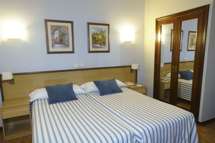 Imagen de la habitación del Hotel Los Condes. Foto 11