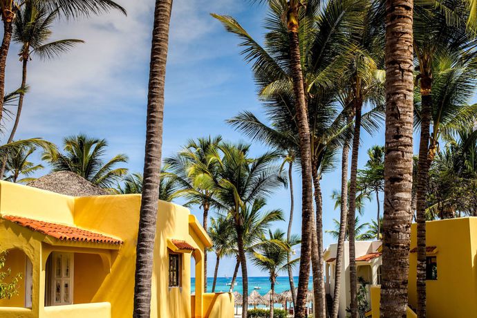 Imagen de los exteriores del Hotel Los Corales Beach Village. Foto 12