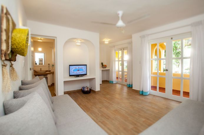 Imagen de la habitación del Hotel Los Corales Beach Village. Foto 6