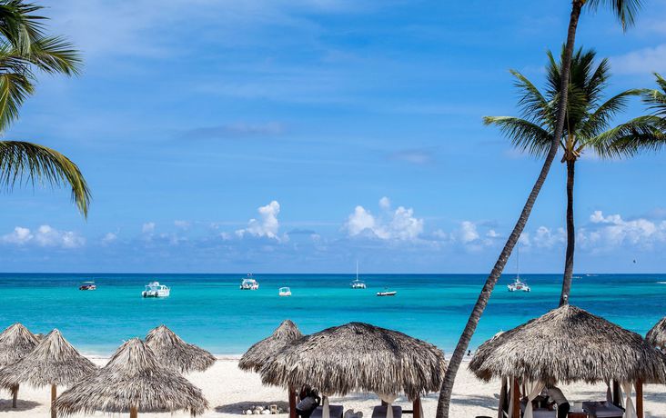 Imagen de los exteriores del Hotel Los Corales Beach Village. Foto 16