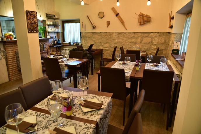 Imagen del bar/restaurante del Hotel Los Corrales de Soto. Foto 3