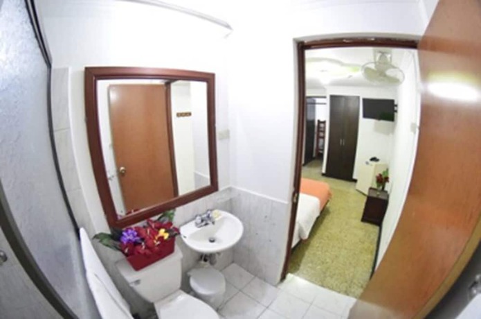 Imagen de la habitación del Hotel Los Cristales, Pereira. Foto 8