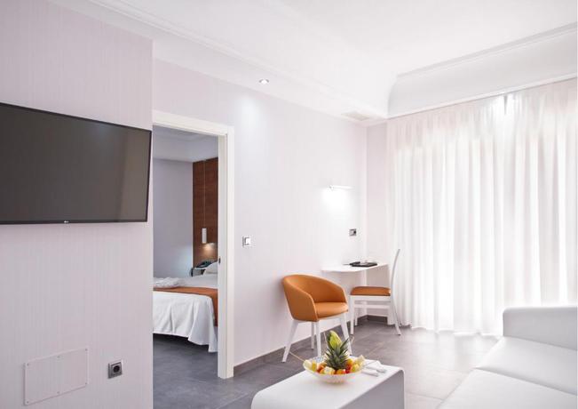 Imagen de la habitación del Hotel Los Delfines, La Manga del Mar Menor. Foto 5