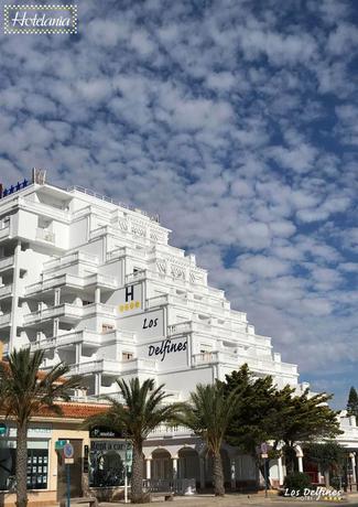 Imagen de los exteriores del Hotel Los Delfines, La Manga del Mar Menor. Foto 10