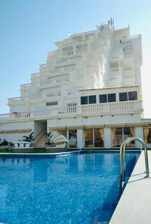 Imagen de la piscina del Hotel Los Delfines, La Manga del Mar Menor. Foto 13