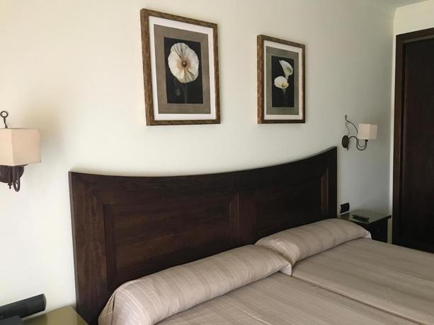 Imagen de la habitación del Hotel Los Dólmenes. Foto 6