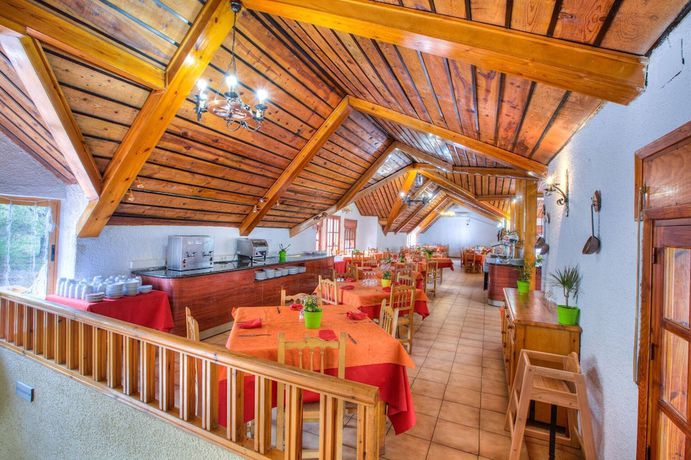 Imagen del bar/restaurante del Hotel Los Enebros. Foto 2