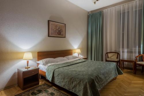 Imagen de la habitación del Hotel Los. Foto 5