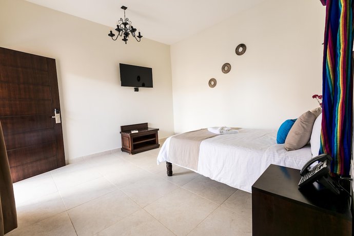 Imagen de la habitación del Hotel Los Frailes, Valladolid, Yucat&aacute;n. Foto 4