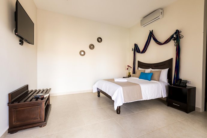 Imagen de la habitación del Hotel Los Frailes, Valladolid, Yucat&aacute;n. Foto 5