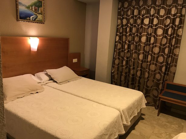 Imagen de la habitación del Hotel Los Galanes. Foto 4