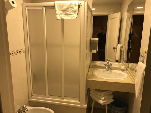 Imagen de la habitación del Hotel Los Galanes. Foto 7