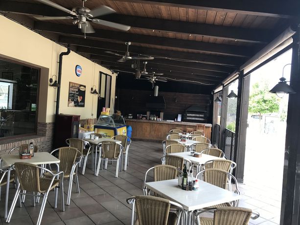 Imagen del bar/restaurante del Hotel Los Galanes. Foto 2